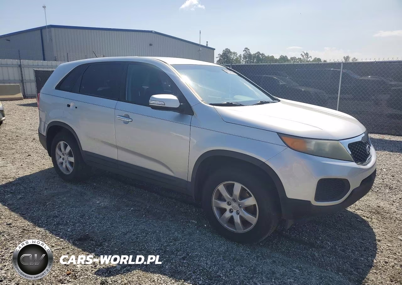 2011 Kia Sorento Lx VIN:5XYKT3A1XBG161803 - 4