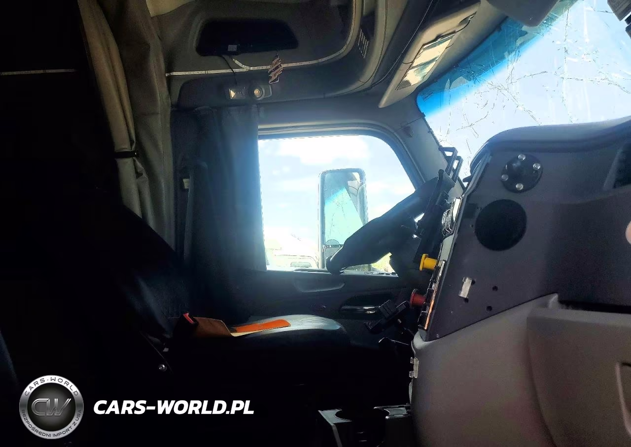 2015 Peterbilt 579 Semi Truck VIN:1XPBD49X5FD285220 - 6