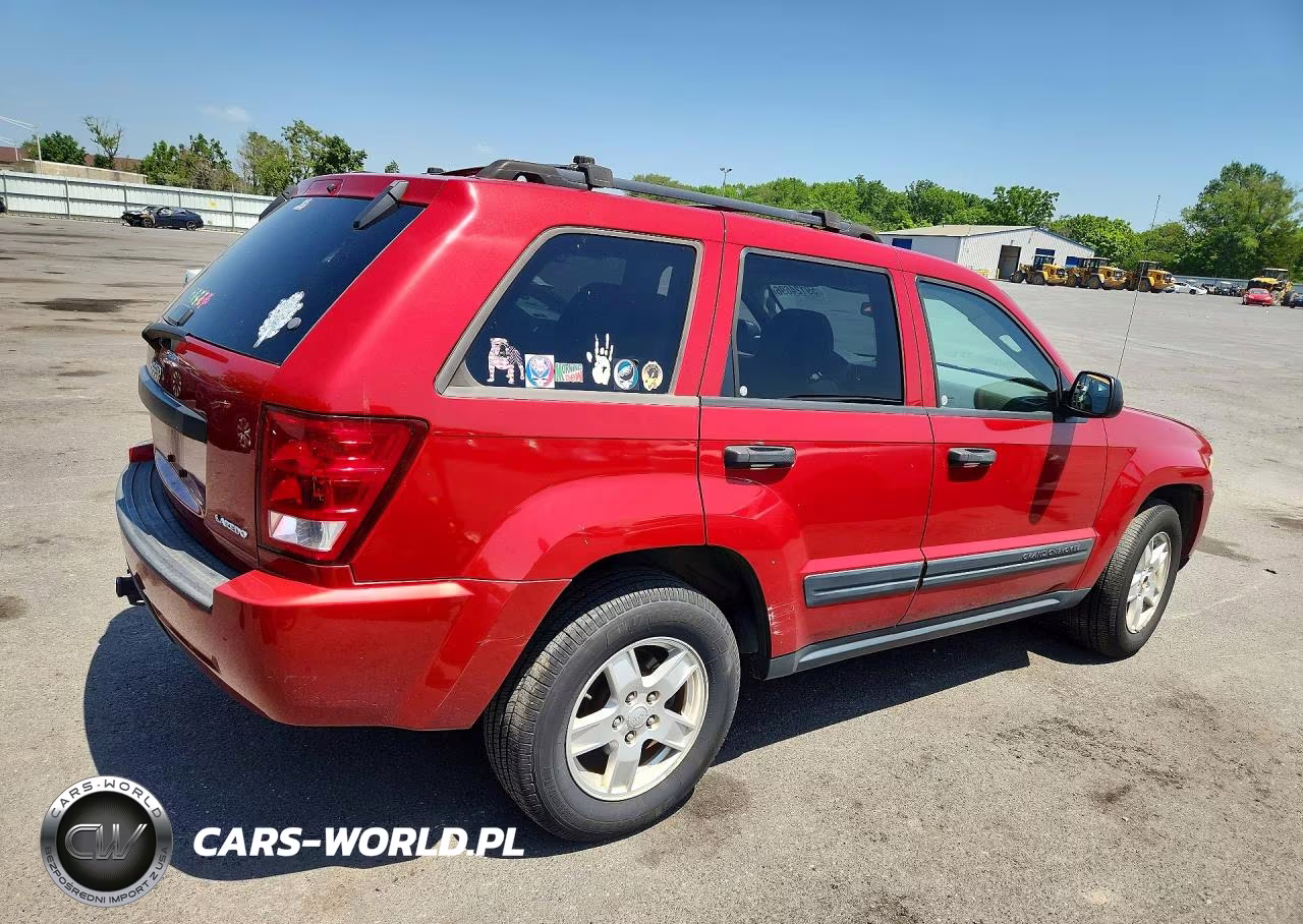 2005 Jeep Grand Cherokee Laredo VIN:1J4GR48K75C679007 - 3
