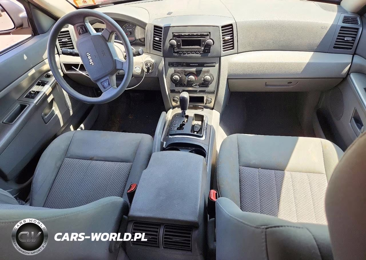 2005 Jeep Grand Cherokee Laredo VIN:1J4GR48K75C679007 - 8