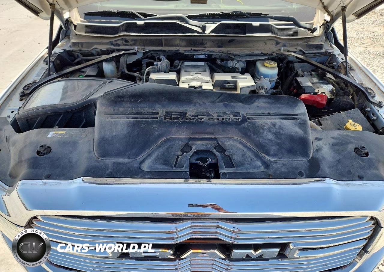 2020 Ram 2500 Laramie VIN:3C6UR5NL3LG217248 - 11
