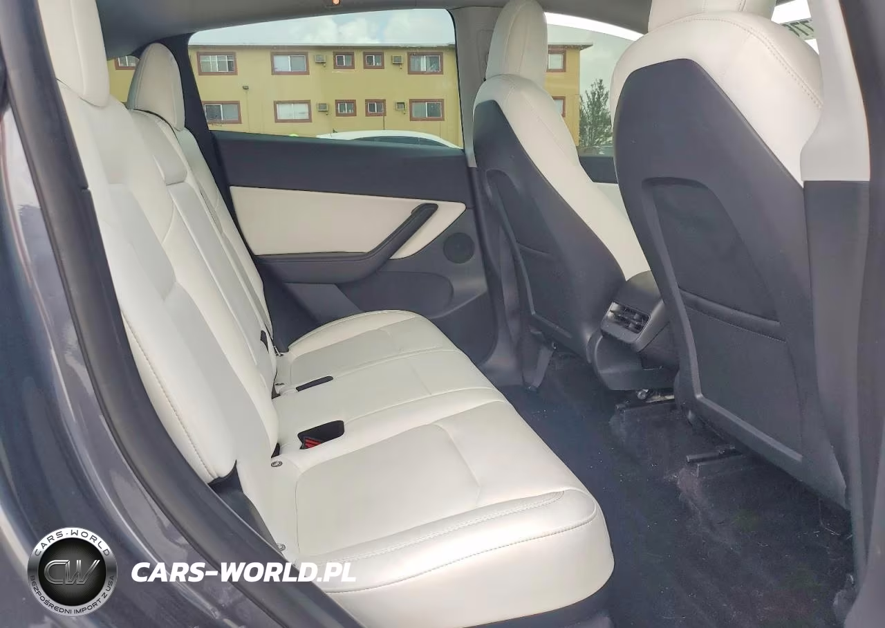 2022 Tesla Model Y VIN:7SAYGDEF4NF450491 - 10