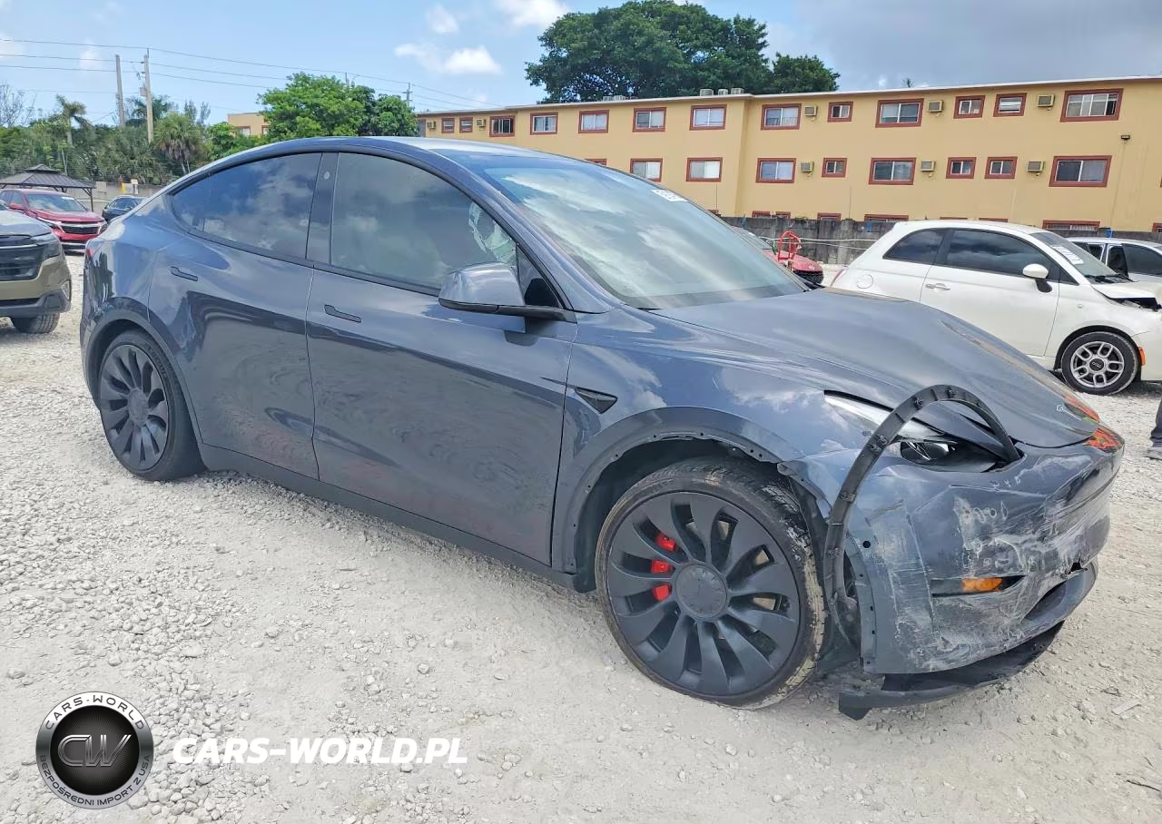 2022 Tesla Model Y VIN:7SAYGDEF4NF450491 - 4