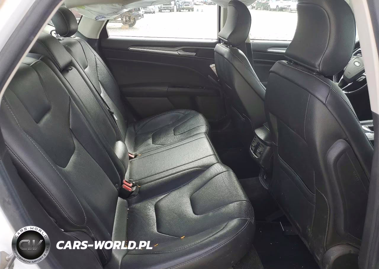 2016 Ford Fusion Titanium VIN:3FA6P0K95GR320304 - 10