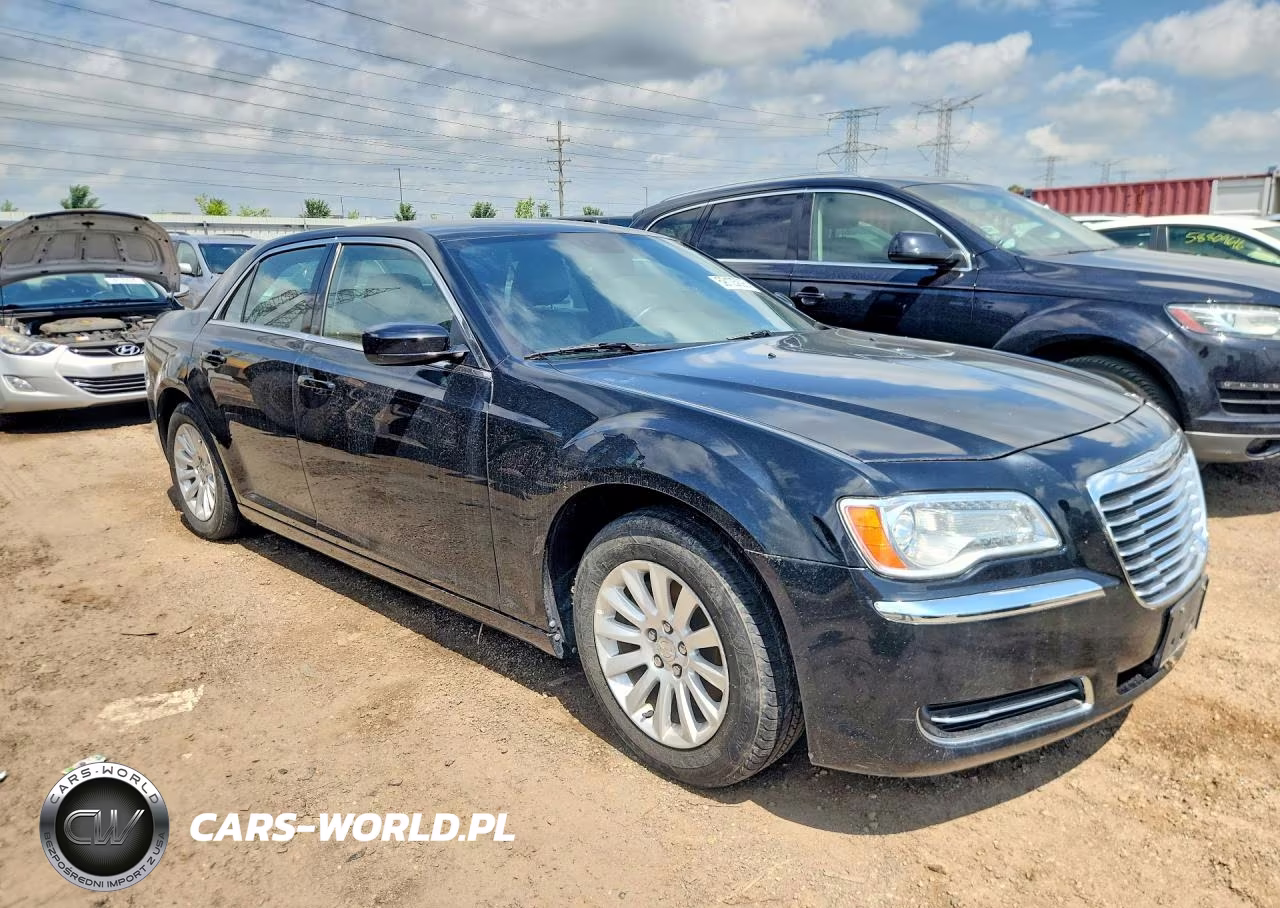 2013 Chrysler 300 VIN:2C3CCAAG4DH627411 - 4