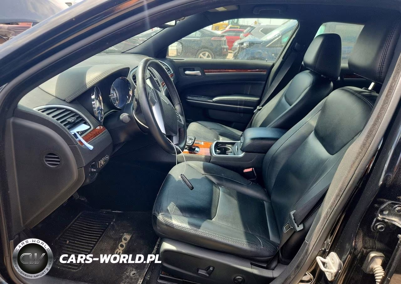 2013 Chrysler 300 VIN:2C3CCAAG4DH627411 - 7