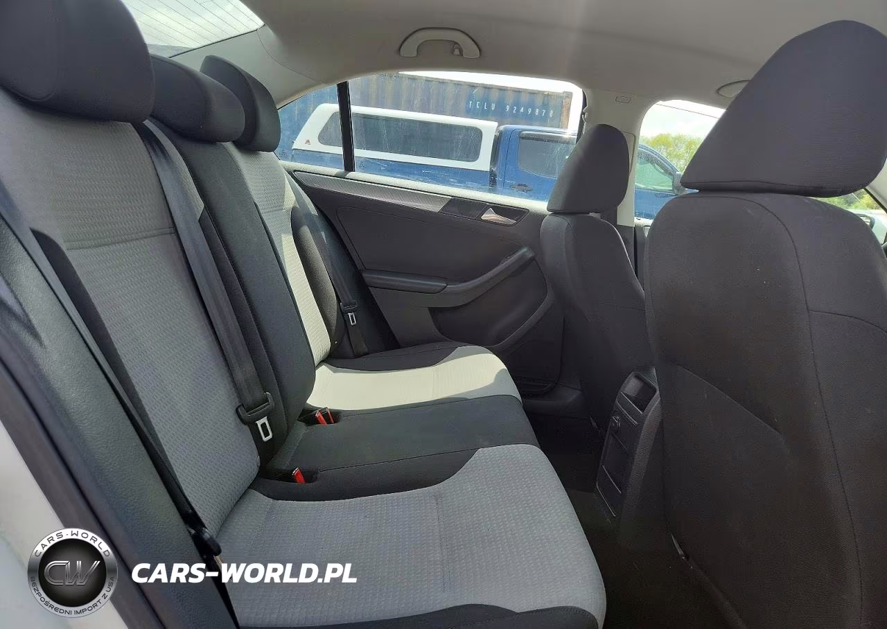 2018 Volkswagen Jetta S VIN:3VW2B7AJ3JM227651 - 10