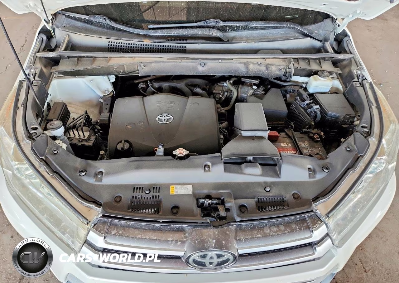 2019 Toyota Highlander Le Plus VIN:5TDZZRFH4KS370172 - 12