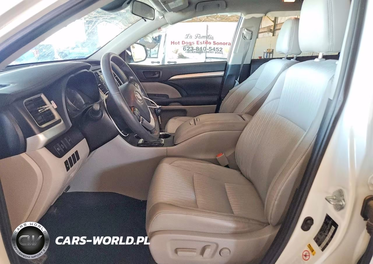 2019 Toyota Highlander Le Plus VIN:5TDZZRFH4KS370172 - 7