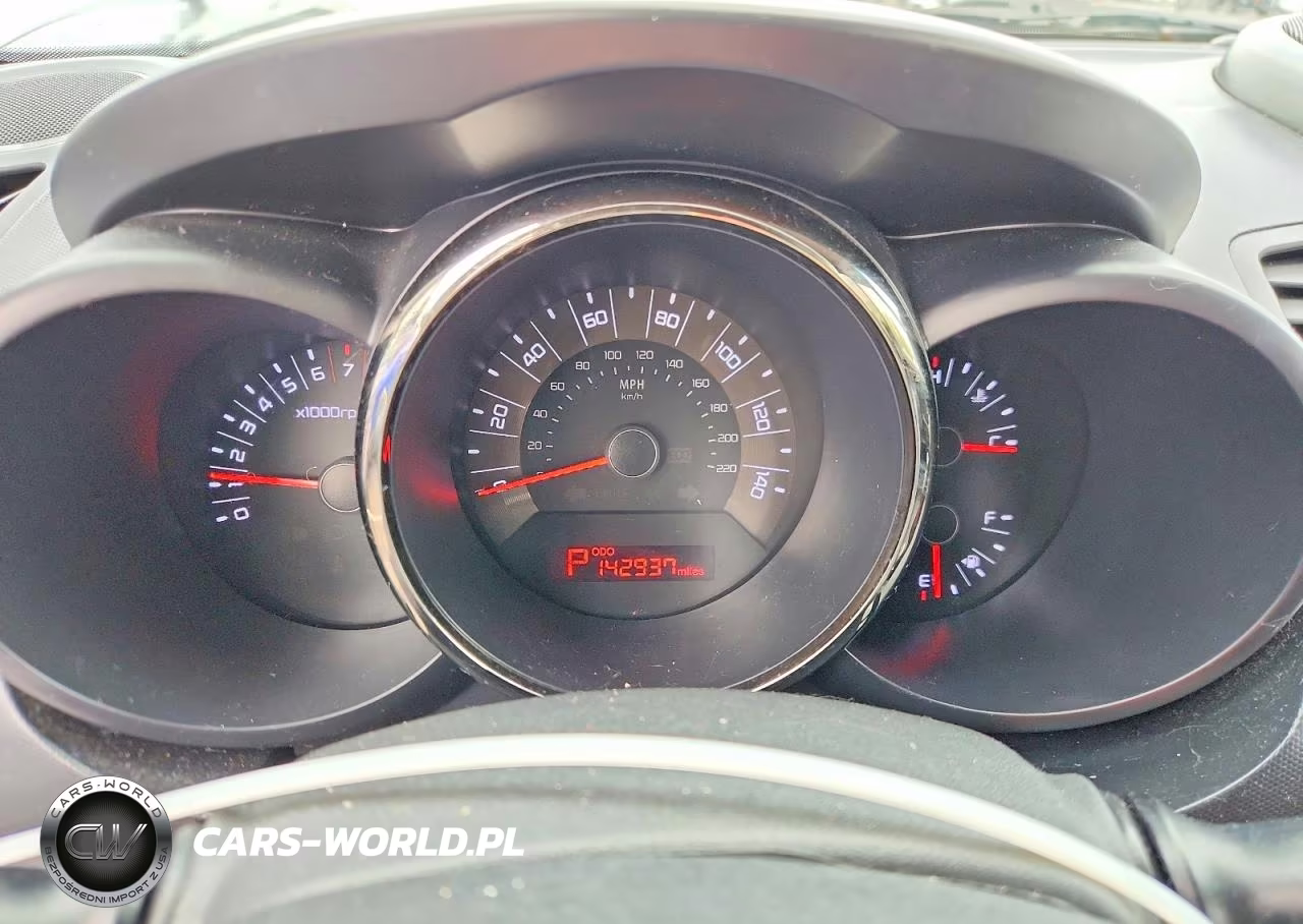 2011 Kia Soul + VIN:KNDJT2A21B7198623 - 9