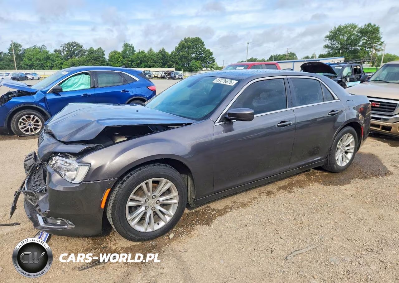 2019 Chrysler 300 Touring – zdjęcie 1 z 12