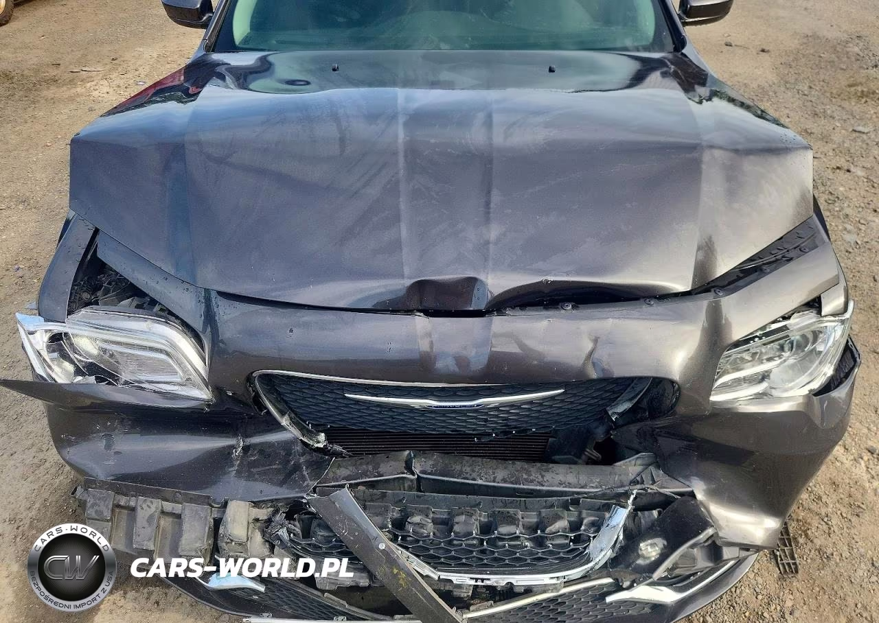 2019 Chrysler 300 Touring VIN:2C3CCAAG2KH648397 - 11