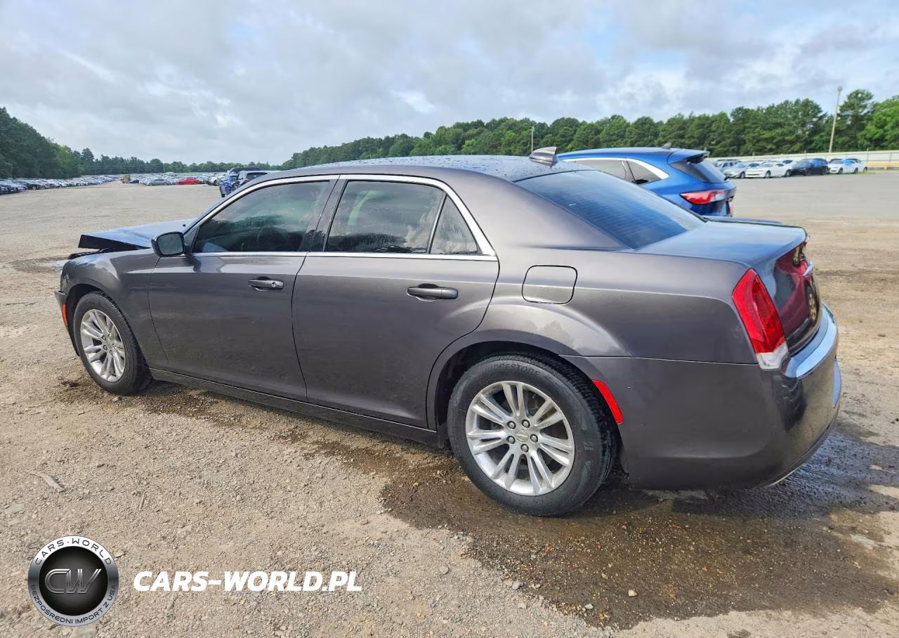 2019 Chrysler 300 Touring VIN:2C3CCAAG2KH648397 - 2