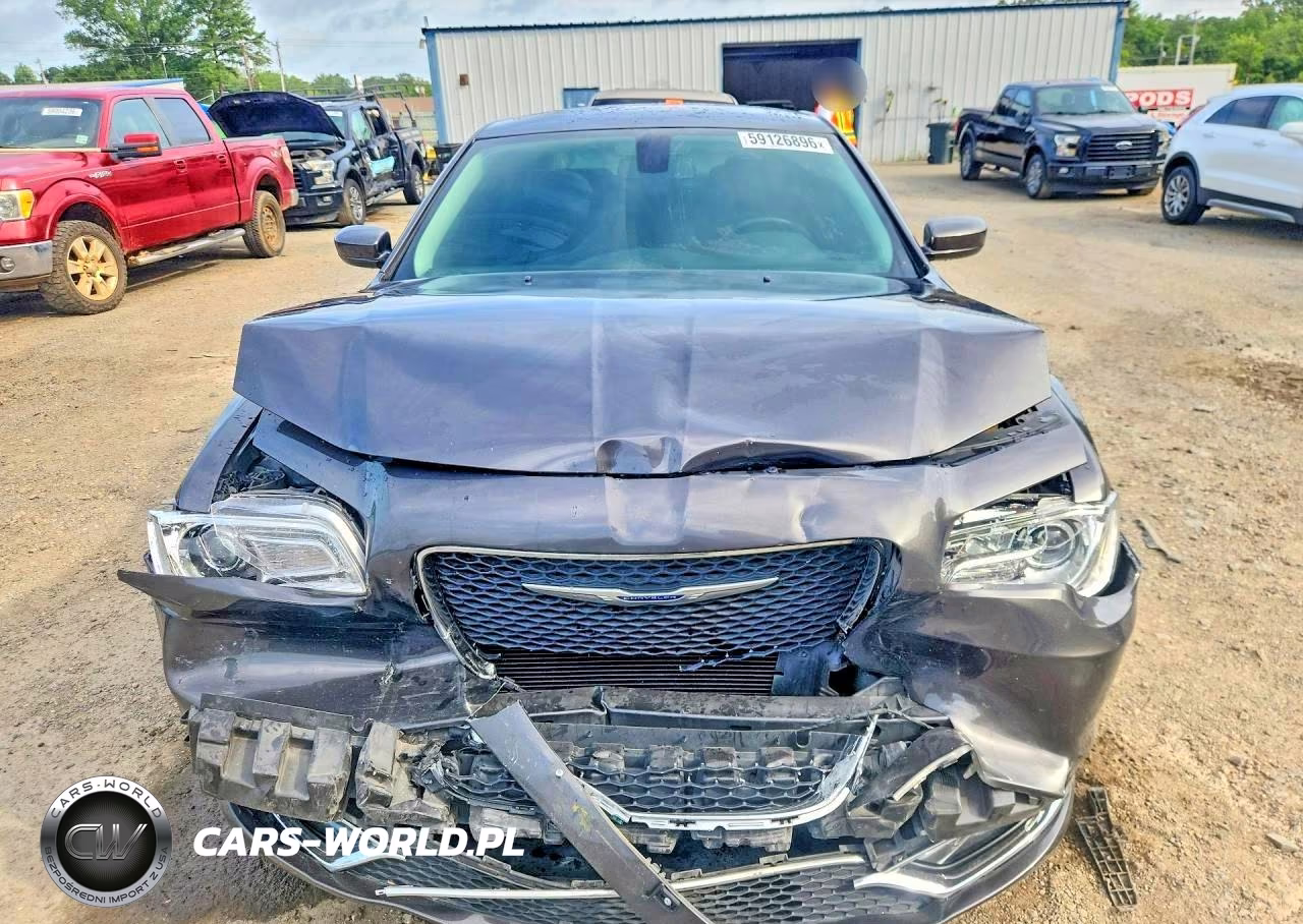 2019 Chrysler 300 Touring VIN:2C3CCAAG2KH648397 - 5