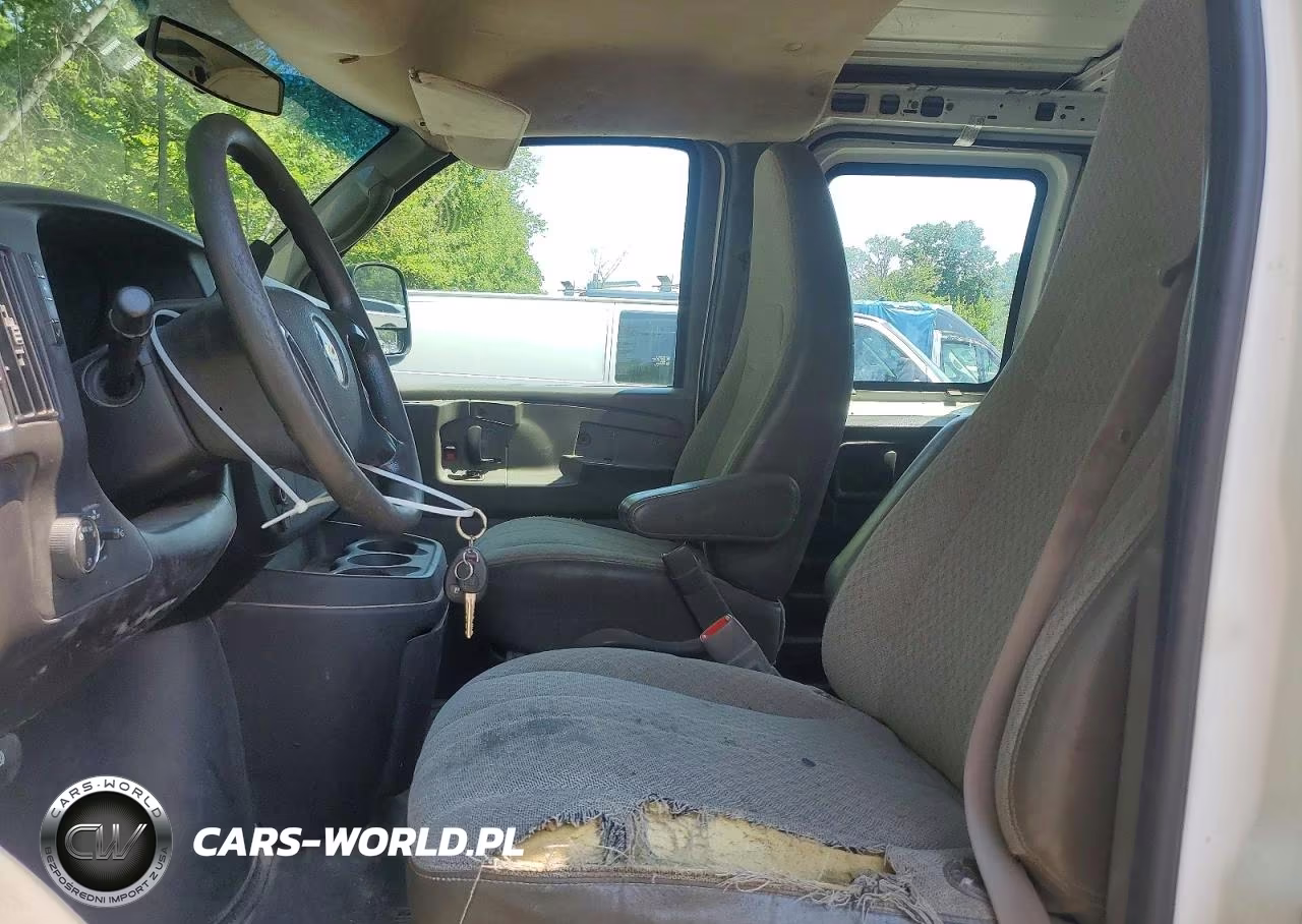2010 Chevrolet Express G2500 VIN:1GCZGFAA3A1165730 - 7