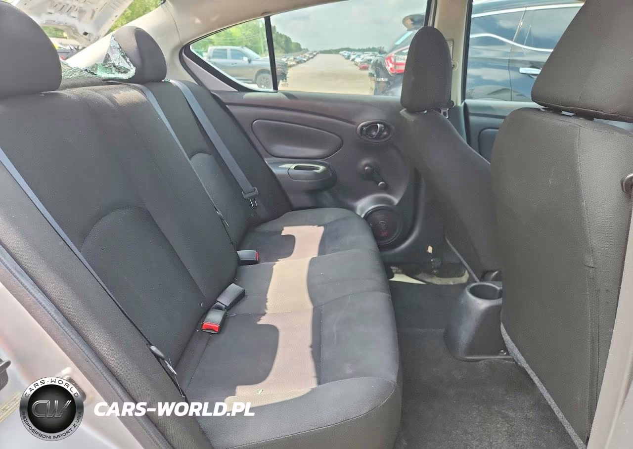 2018 Nissan Versa S Plus VIN:3N1CN7AP8JL823799 - 10