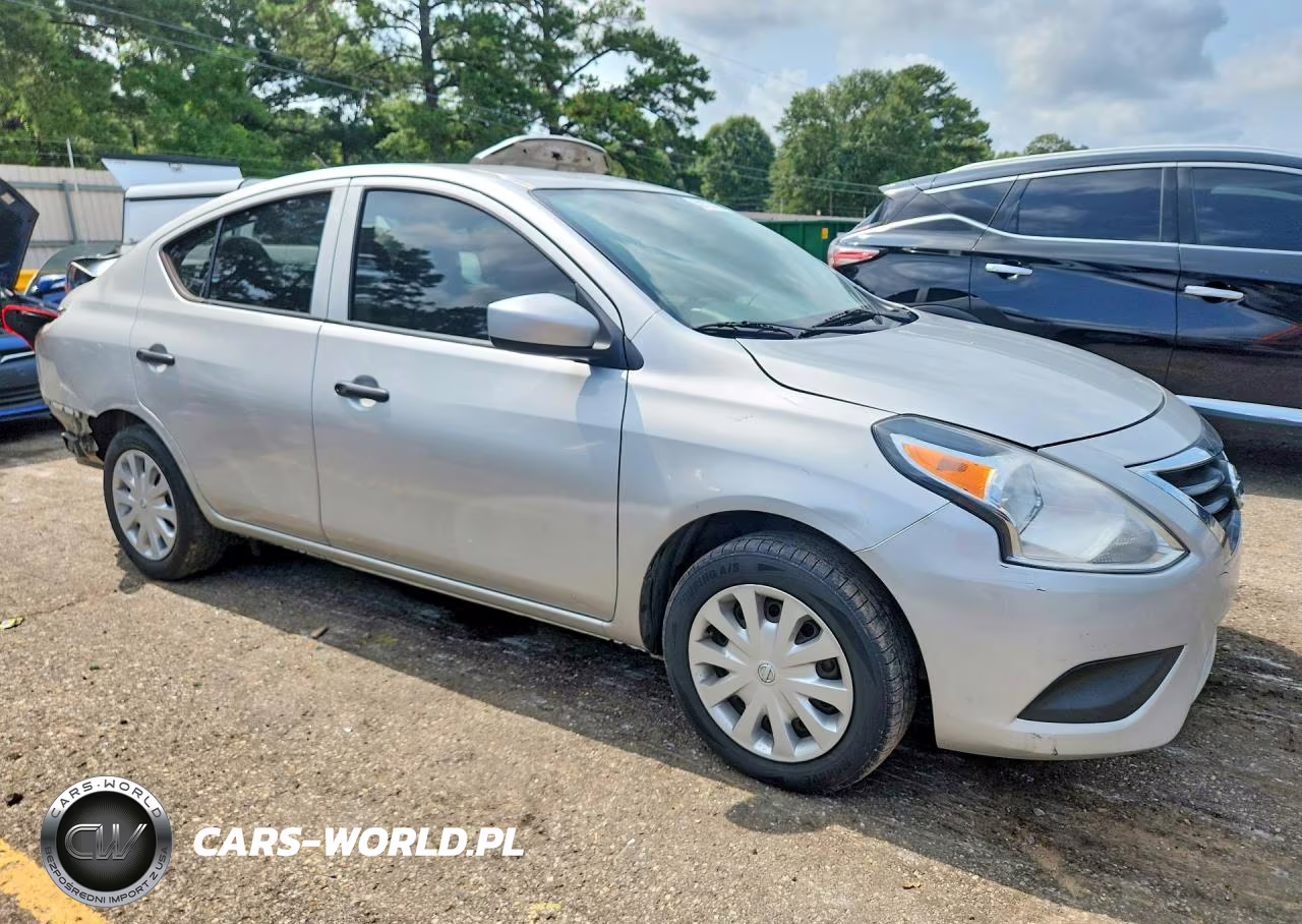 2018 Nissan Versa S Plus VIN:3N1CN7AP8JL823799 - 4