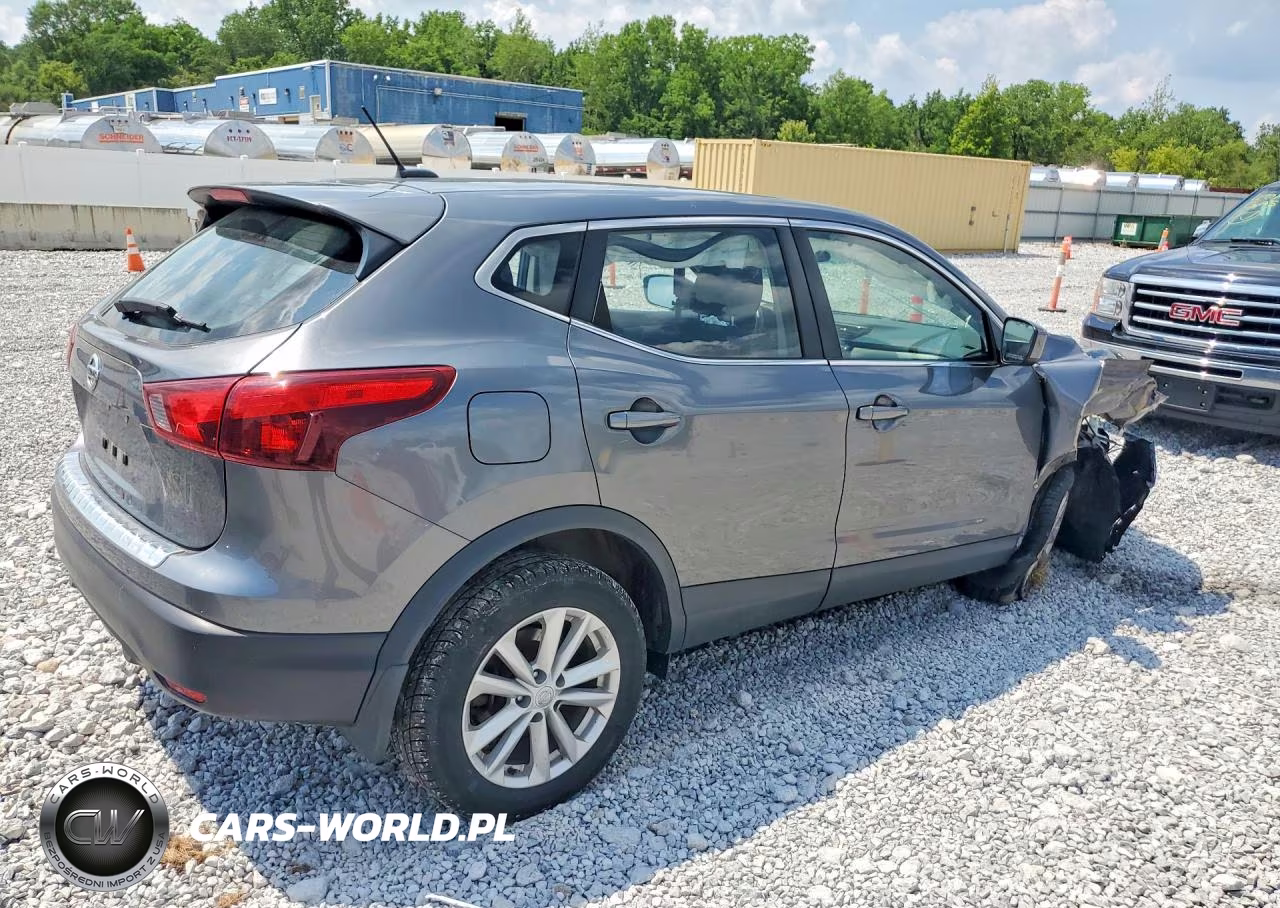 2018 Nissan Rogue Sport S VIN:JN1BJ1CPXJW190248 - 3