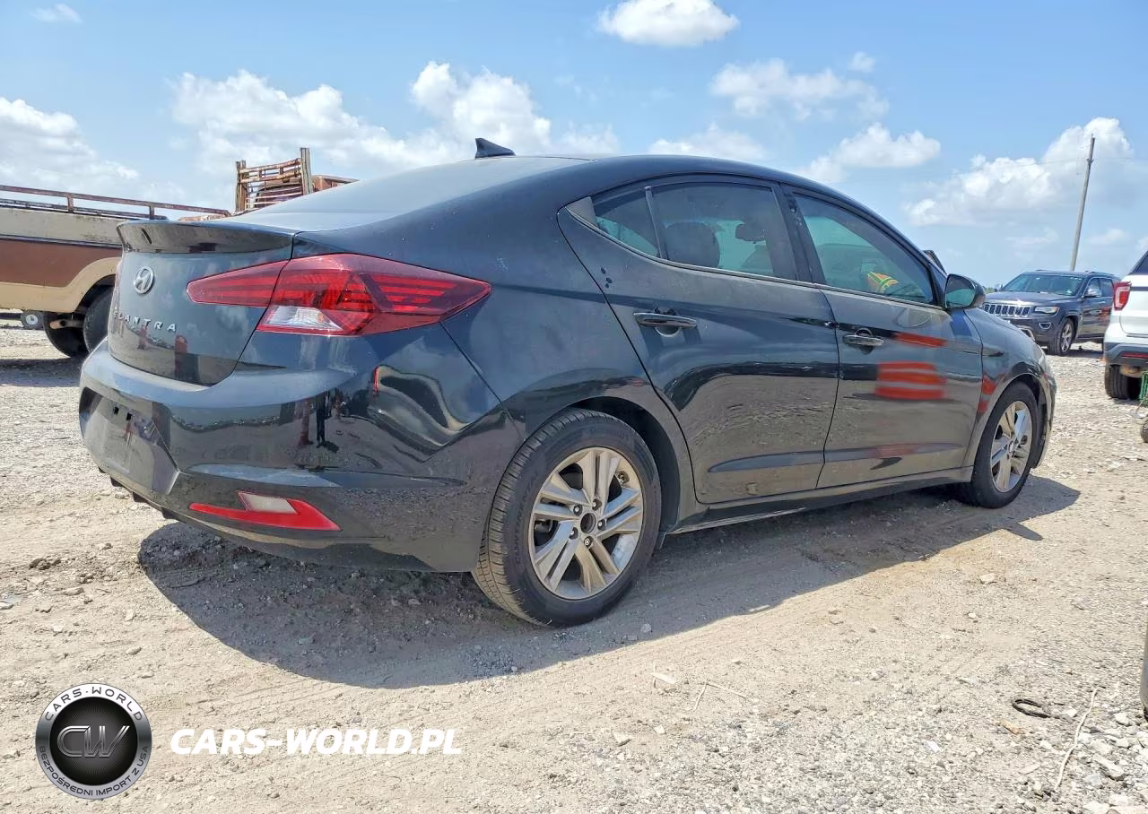 2019 Hyundai Elantra Value Edition VIN:5NPD84LF9KH469904 - 3