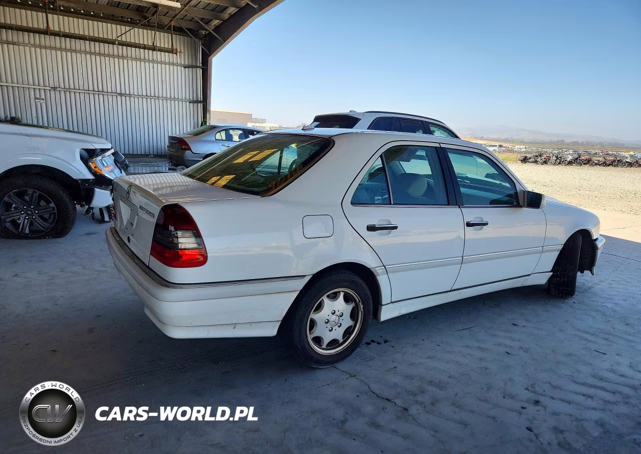 2000 Mercedes-Benz C 230 VIN:WDBHA24G4YA821335 - 3