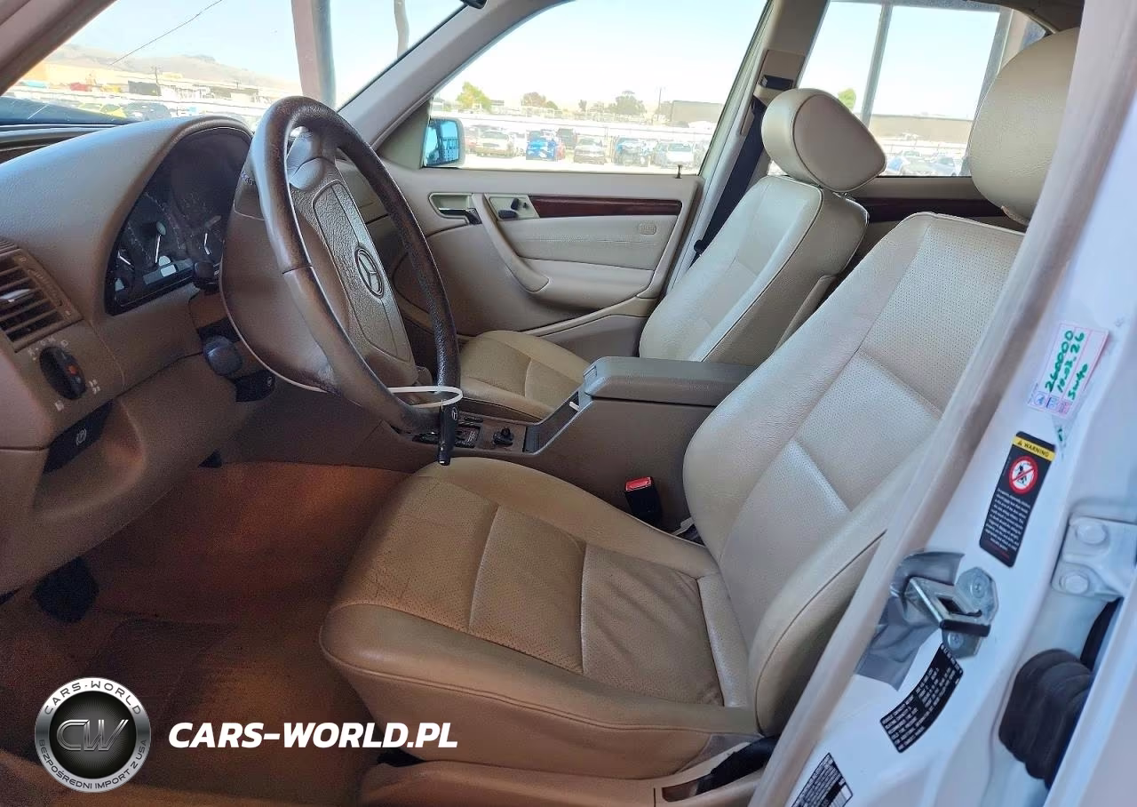2000 Mercedes-Benz C 230 VIN:WDBHA24G4YA821335 - 7