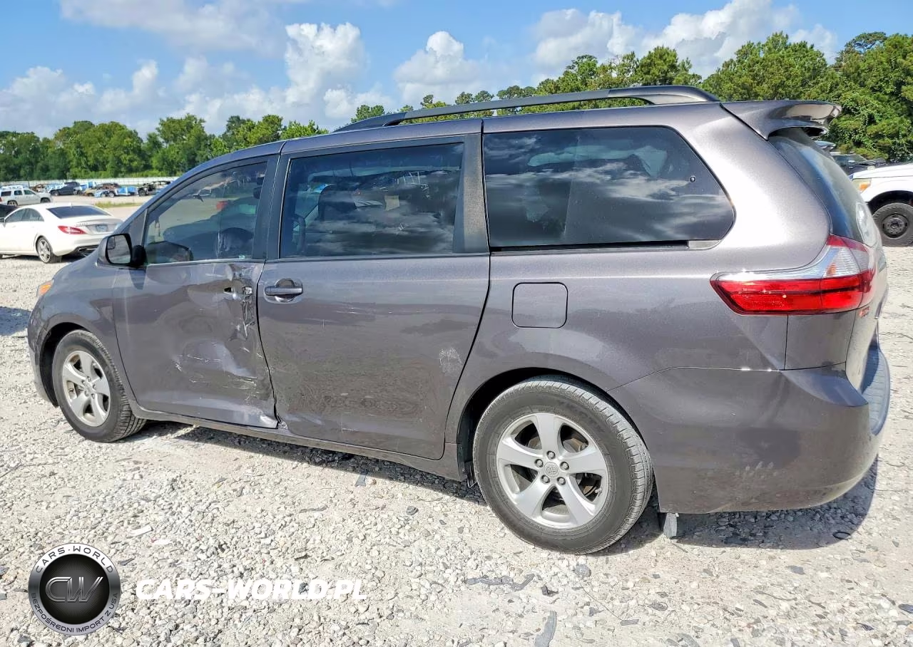 2017 Toyota Sienna Le VIN:5TDKZ3DC1HS783438 - 2
