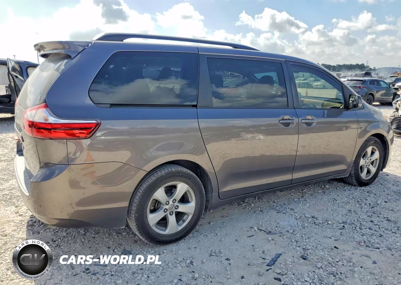 2017 Toyota Sienna Le VIN:5TDKZ3DC1HS783438 - 3