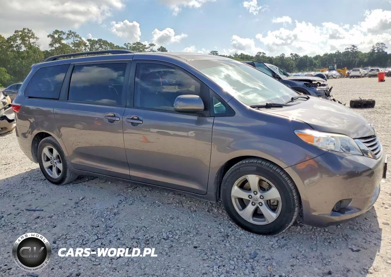 2017 Toyota Sienna Le VIN:5TDKZ3DC1HS783438 - 4