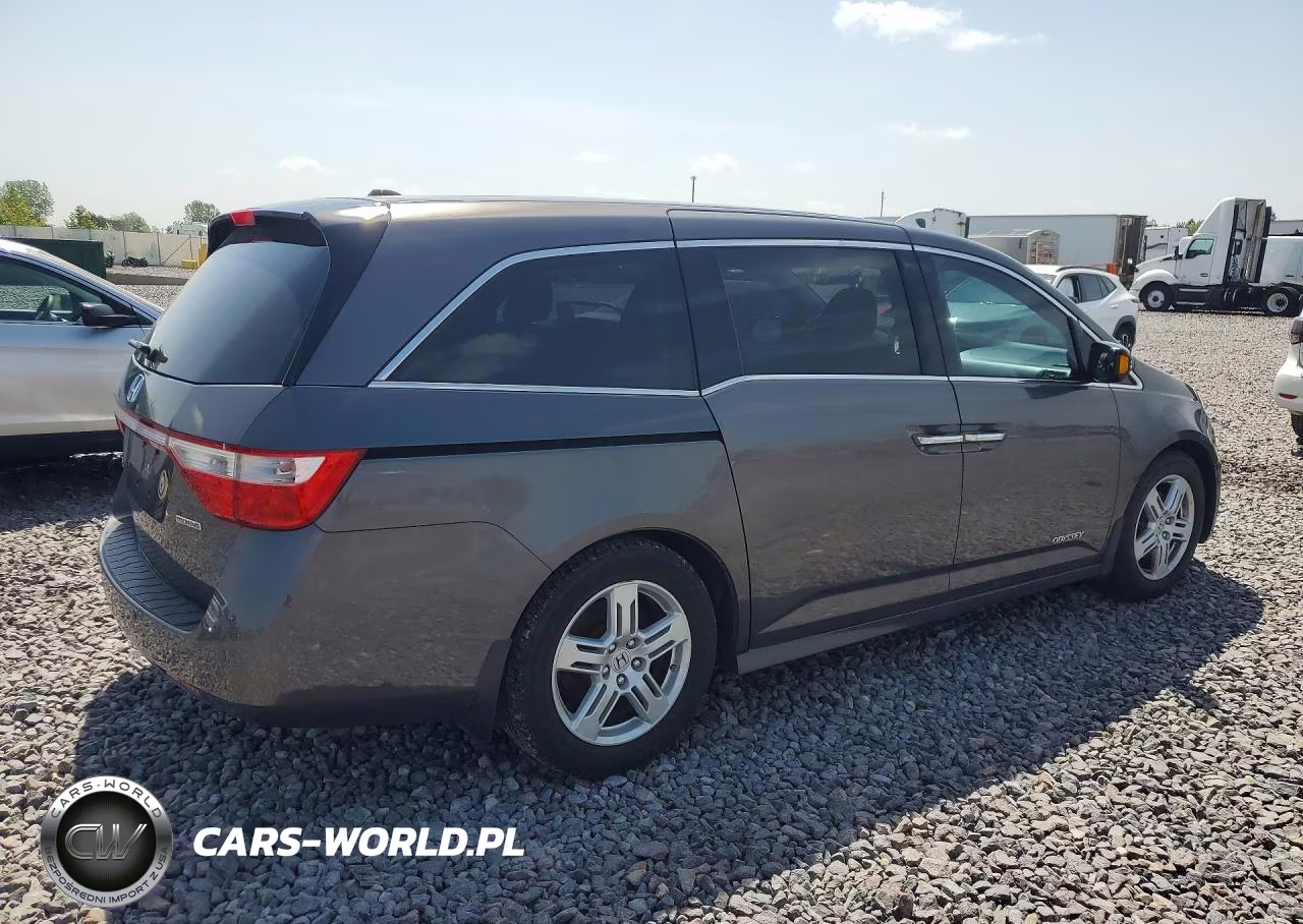 2012 Honda Odyssey Touring VIN:5FNRL5H9XCB133241 - 3