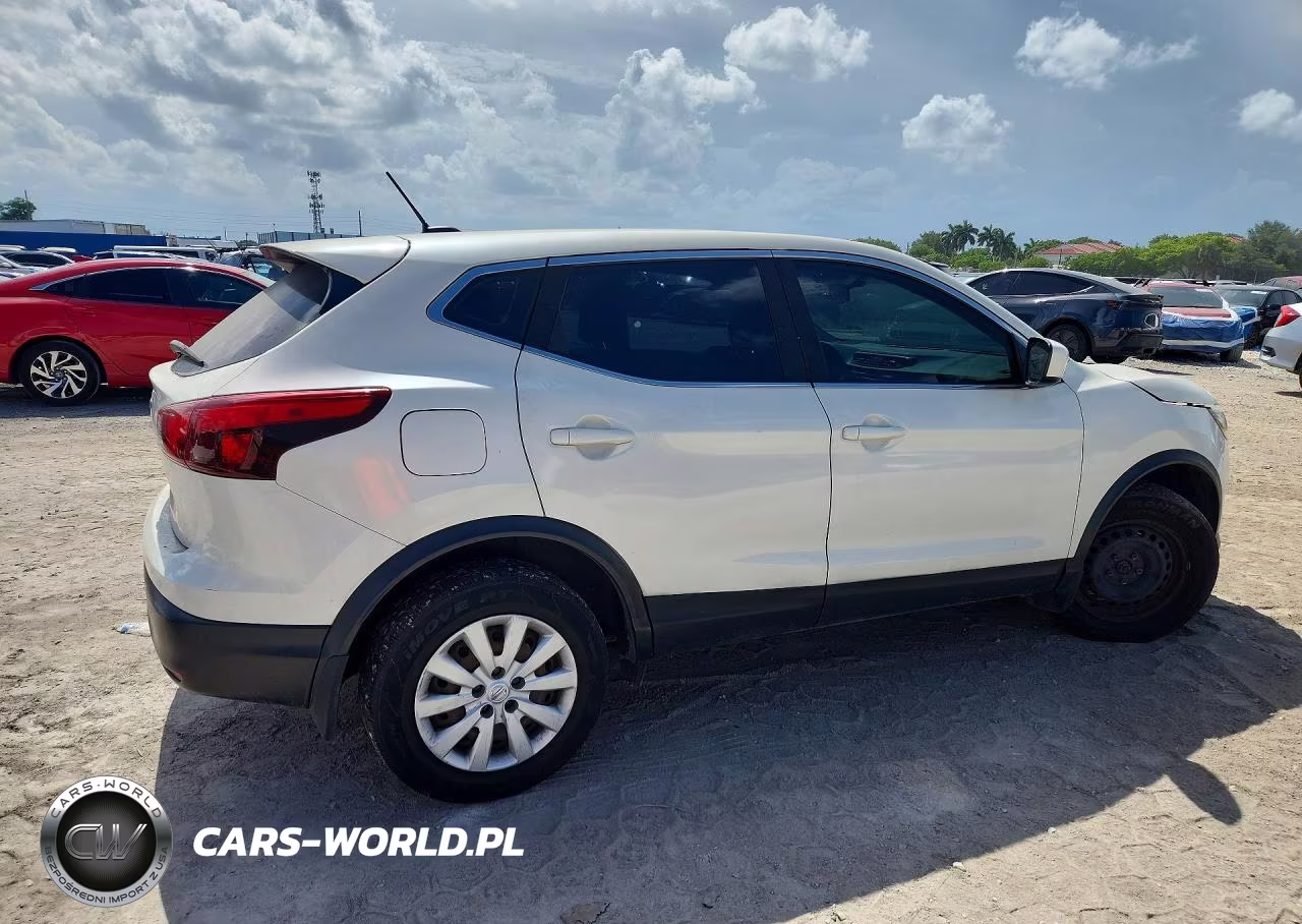 2017 Nissan Rogue Sport S VIN:JN1BJ1CPXHW008588 - 3
