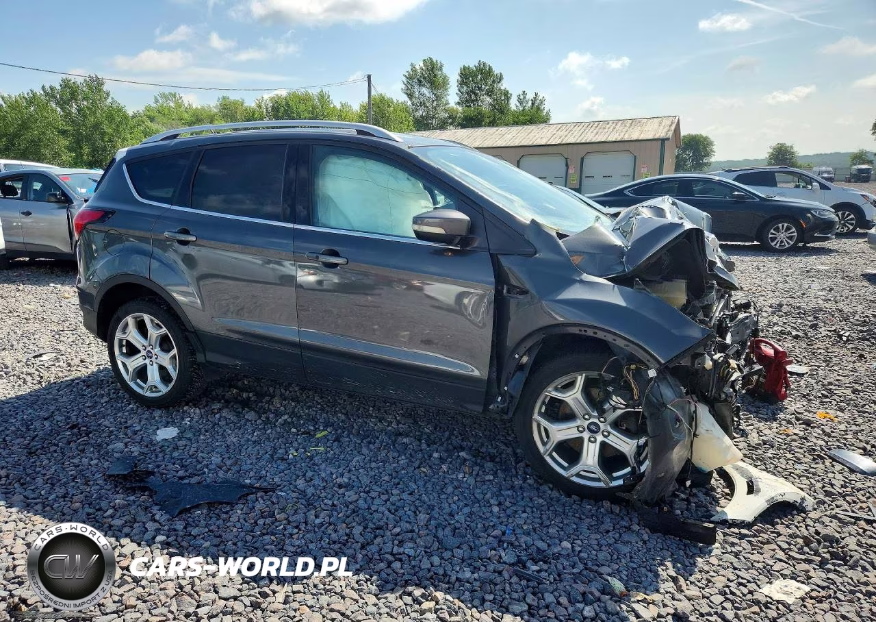 2019 Ford Escape Titanium VIN:1FMCU0J93KUA44967 - 4