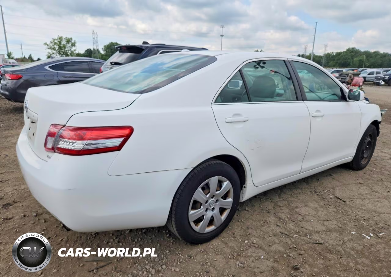 2011 Toyota Camry Le VIN:4T1BF3EKXBU766845 - 3