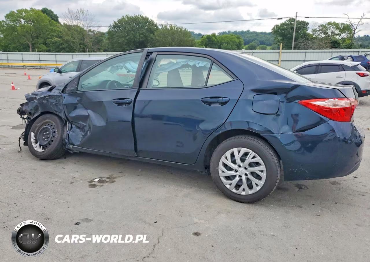 2017 Toyota Corolla Le VIN:5YFBURHE9HP717807 - 2