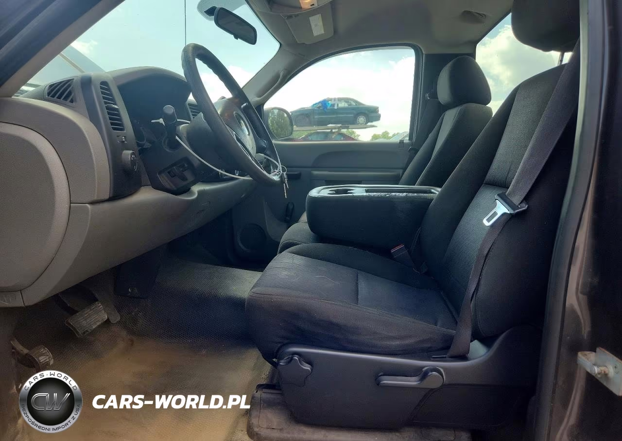 2010 Chevrolet Silverado C1500 VIN:1GCPCPEXXAZ260388 - 7