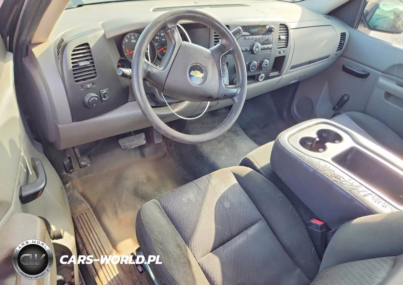 2010 Chevrolet Silverado C1500 VIN:1GCPCPEXXAZ260388 - 8