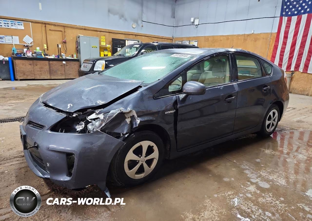 2015 Toyota Prius Two – zdjęcie 1 z 12