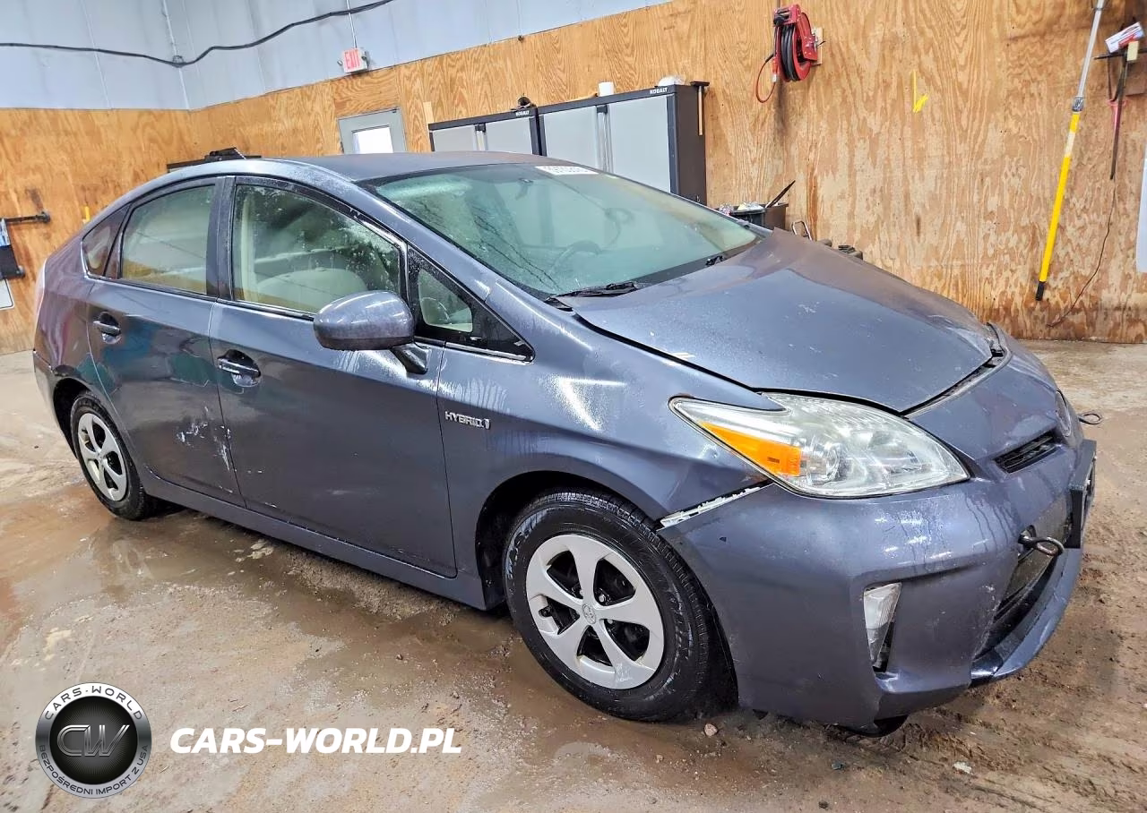 2015 Toyota Prius Two VIN:JTDKN3DU6F1980104 - 4