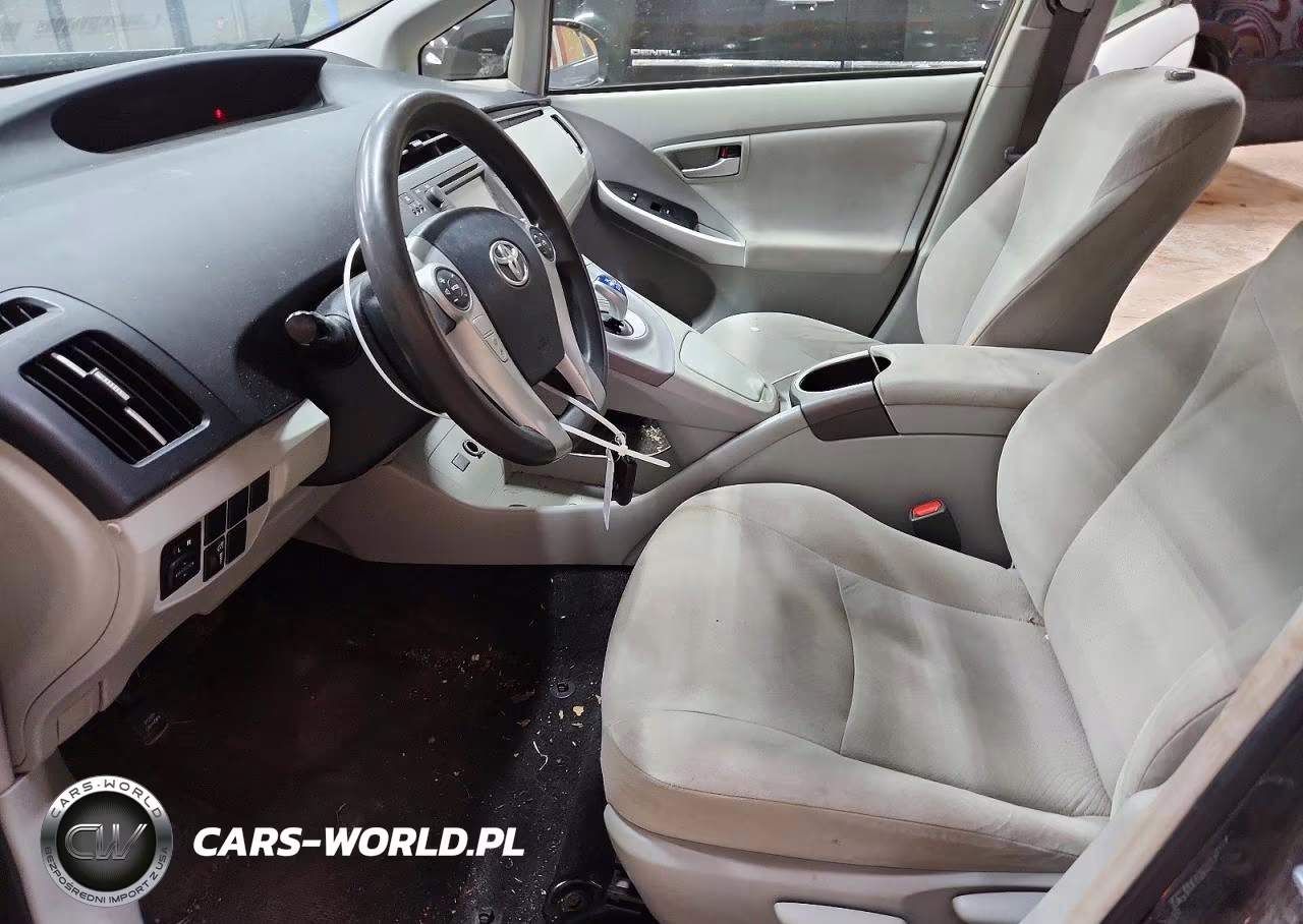 2015 Toyota Prius Two VIN:JTDKN3DU6F1980104 - 7
