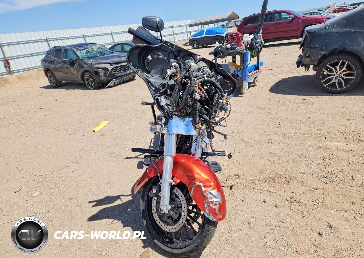 2011 Harley-Davidson Flhx VIN:1HD1KBM37BB611826 - 2