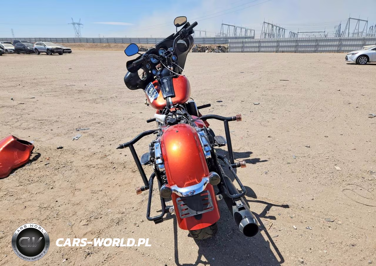 2011 Harley-Davidson Flhx VIN:1HD1KBM37BB611826 - 4