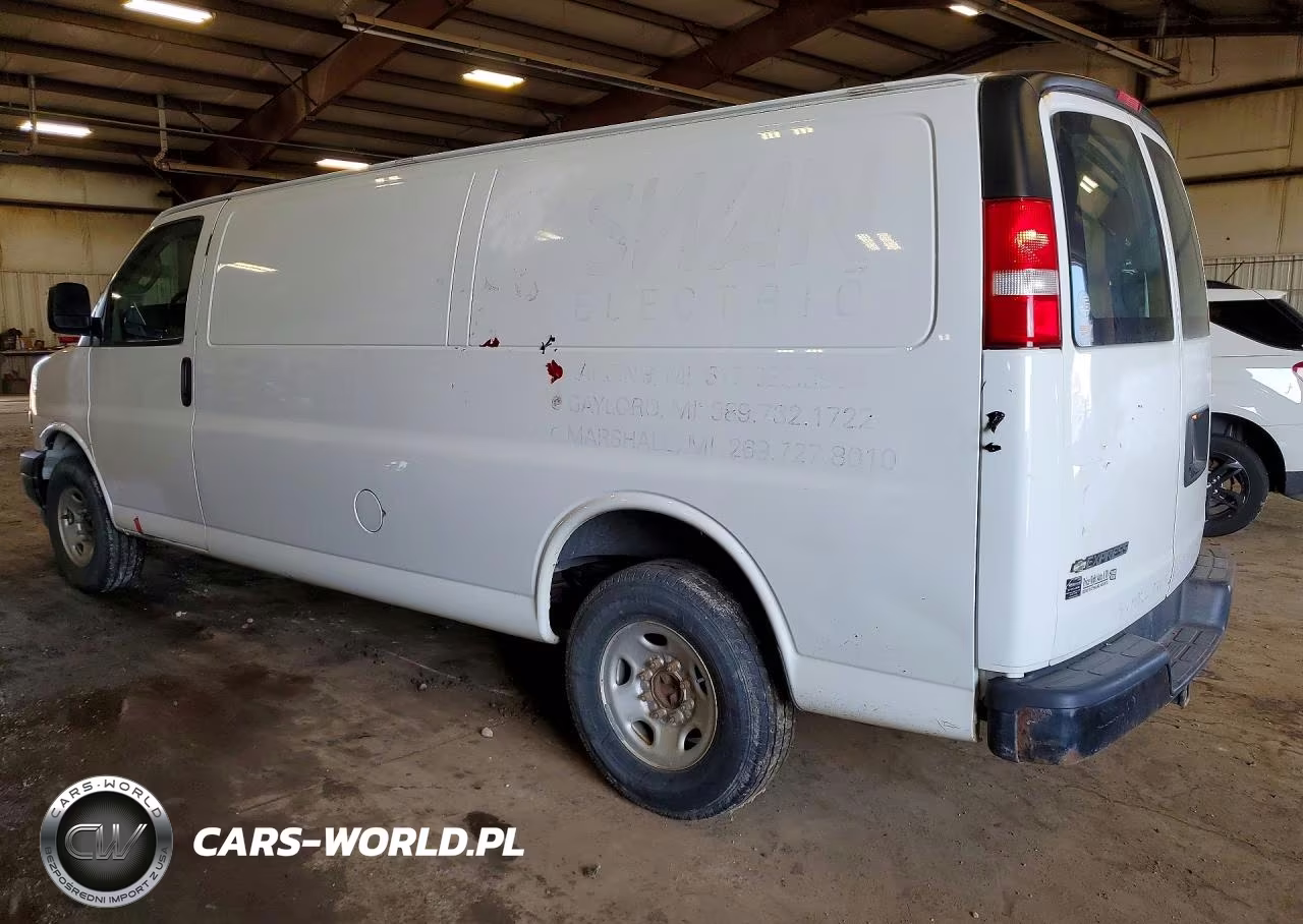 2018 Chevrolet Express G2500 VIN:1GCWGBFP9J1257014 - 2