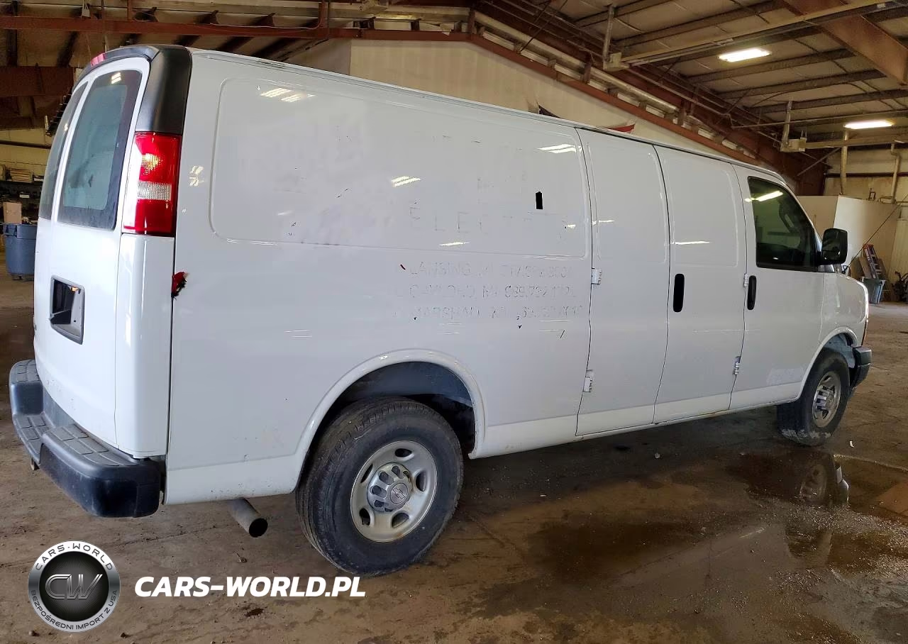 2018 Chevrolet Express G2500 VIN:1GCWGBFP9J1257014 - 3