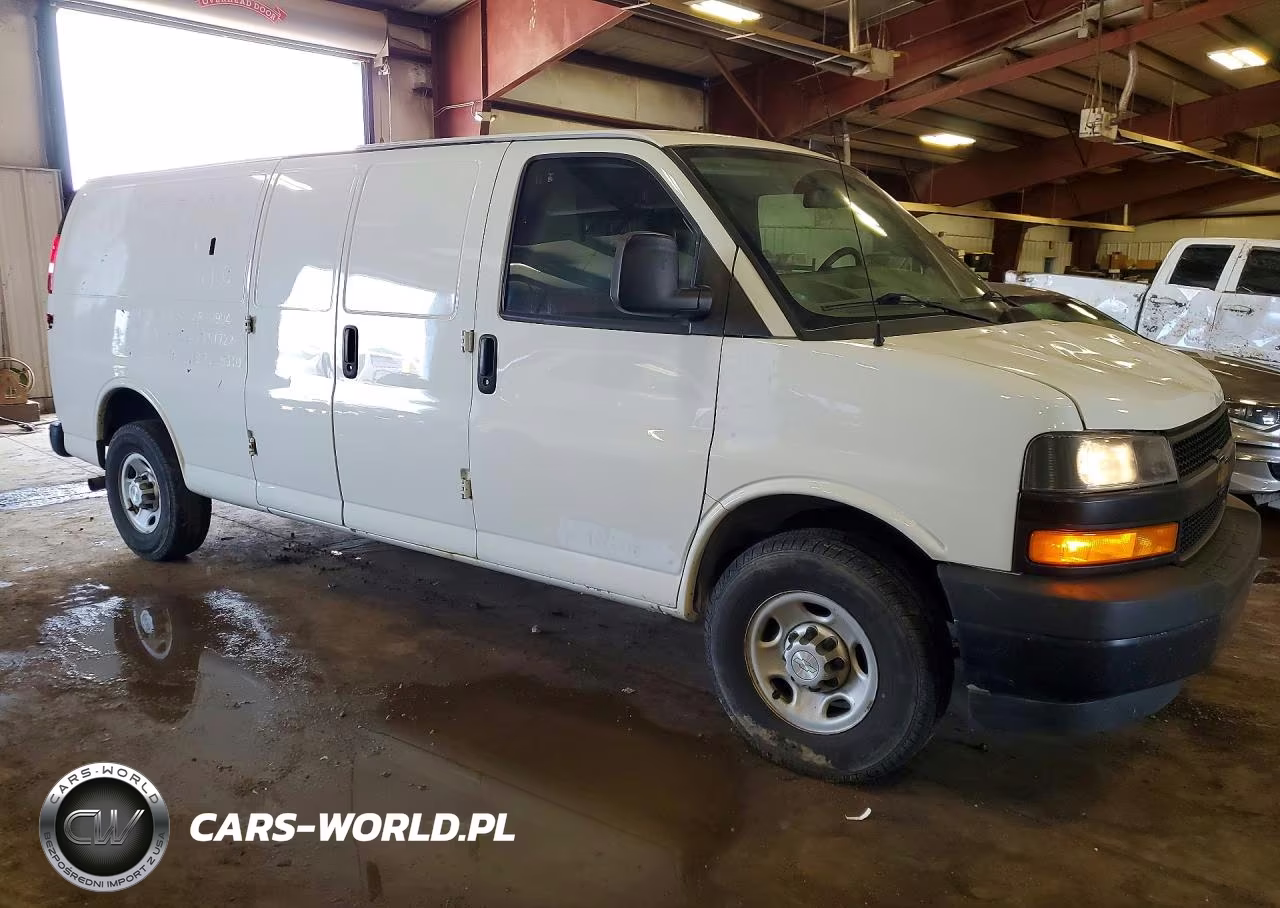 2018 Chevrolet Express G2500 VIN:1GCWGBFP9J1257014 - 4