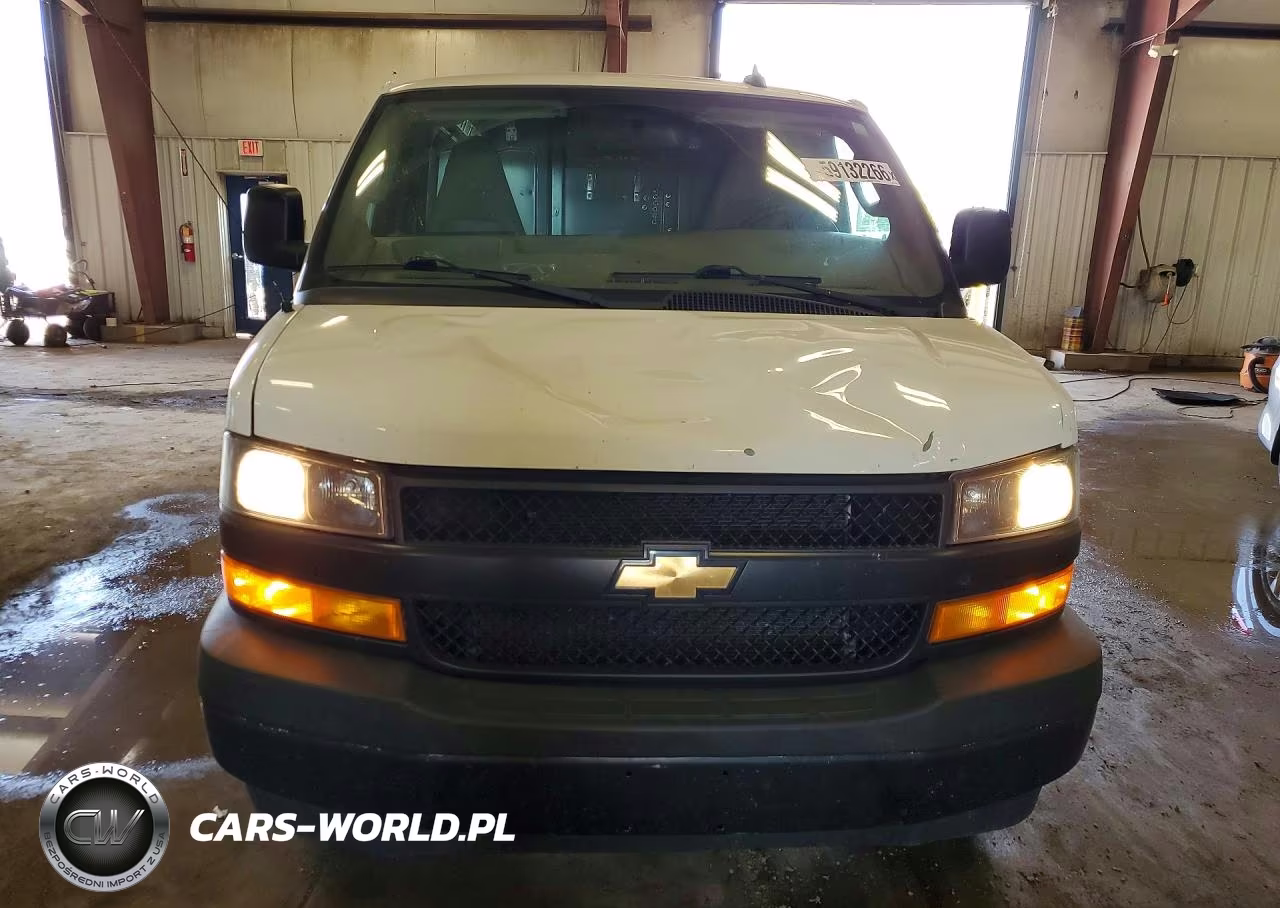 2018 Chevrolet Express G2500 VIN:1GCWGBFP9J1257014 - 5