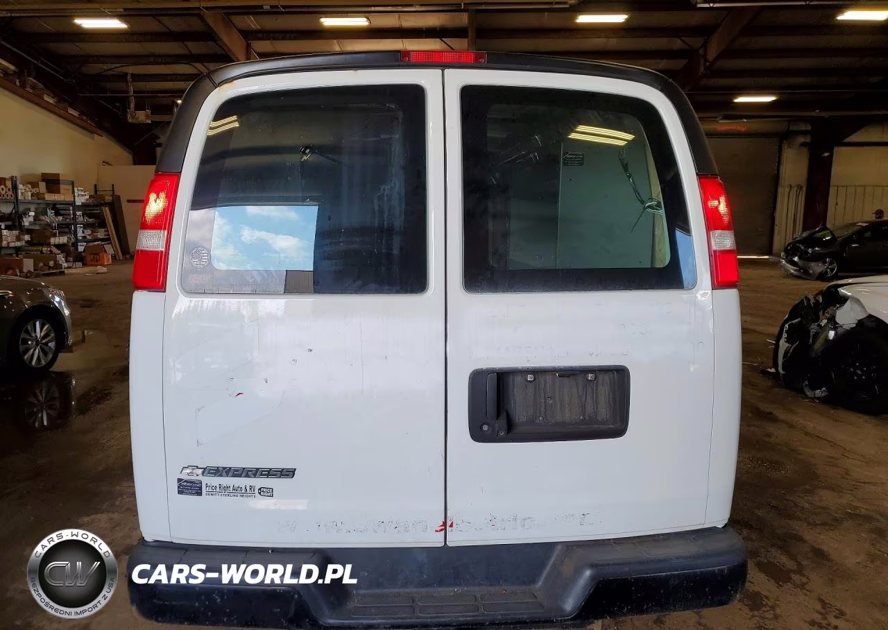 2018 Chevrolet Express G2500 VIN:1GCWGBFP9J1257014 - 6