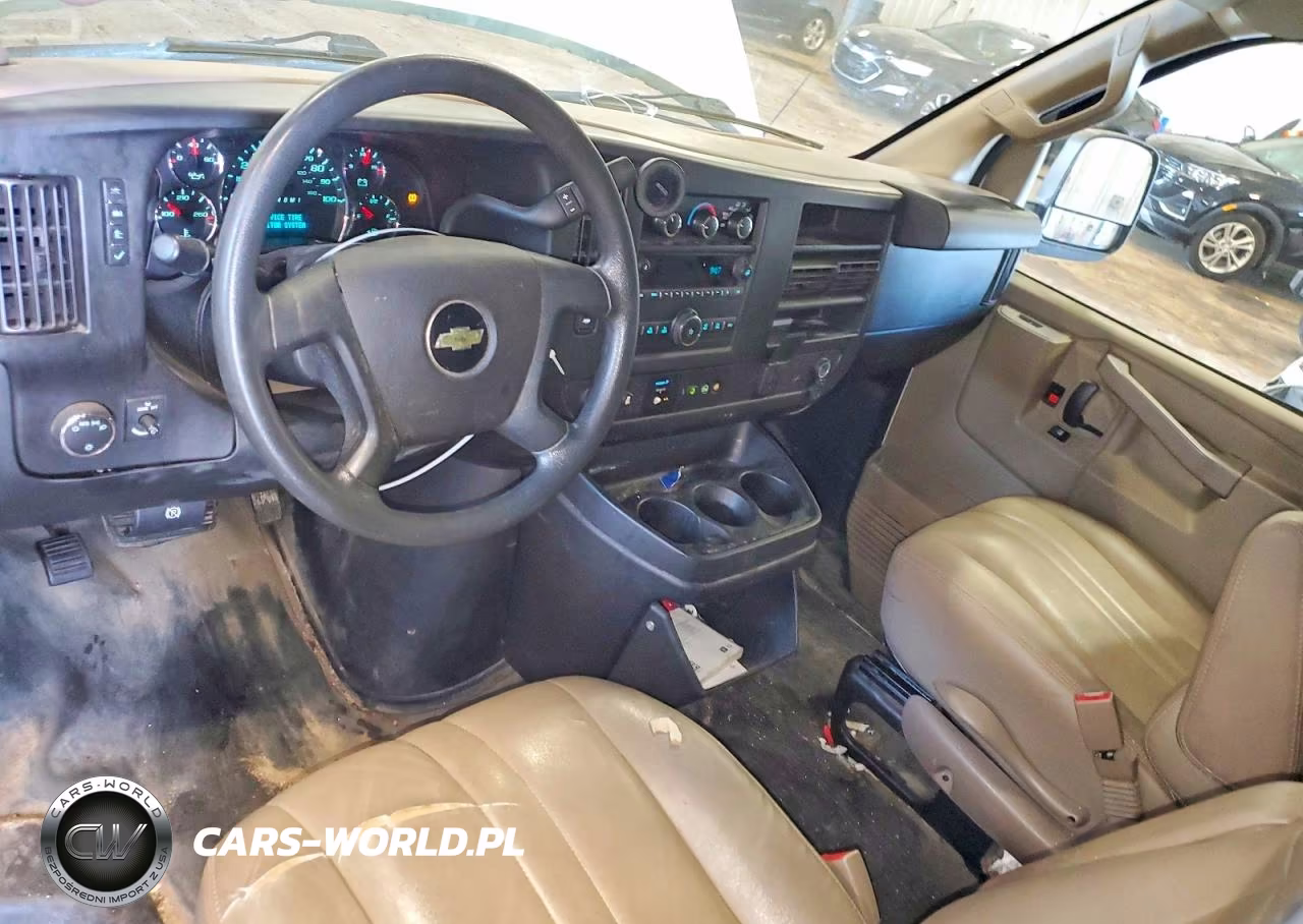 2018 Chevrolet Express G2500 VIN:1GCWGBFP9J1257014 - 8