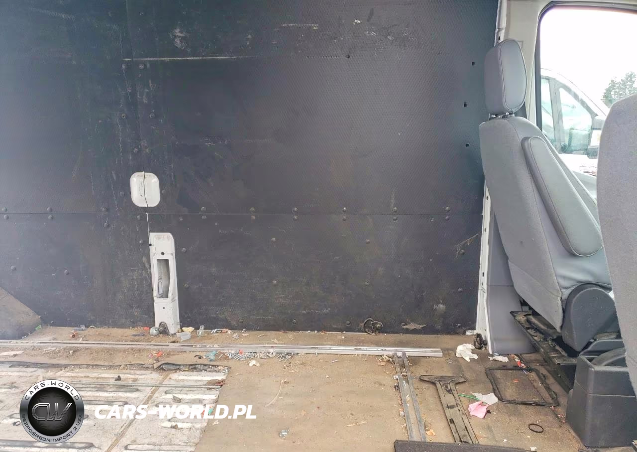 2019 Ford Transit VIN:1FTYR2CG3HKA41705 - 11