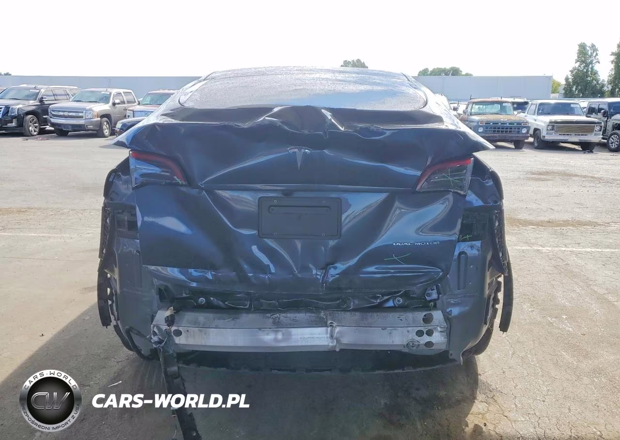 2023 Tesla Model Y VIN:7SAYGDEE5PF823161 - 6