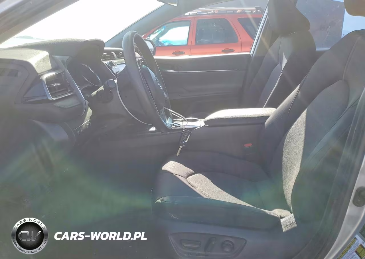 2020 Toyota Camry Le VIN:4T1C11AKXLU920338 - 7