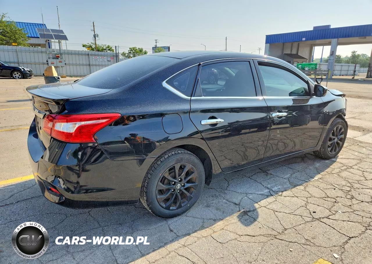 2018 Nissan Sentra S VIN:3N1AB7AP1JY271534 - 3